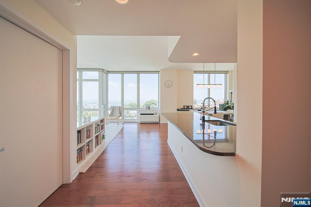 Homes for sale in Palisades Park, NJ | 800 12Th St #1019, Palisades Park, NJ 07650 | MLS# 25031889