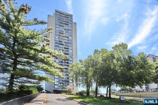 $218,500 Co-op