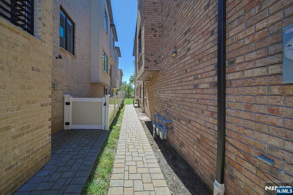 Homes for sale in Palisades Park, NJ | 86 Oakdene Ave #1, Palisades Park, NJ 07650 | MLS# 25032022