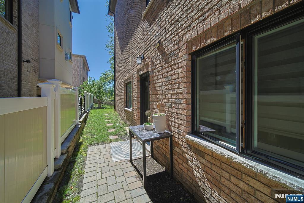 Homes for sale in Palisades Park, NJ | 86 Oakdene Ave #1, Palisades Park, NJ 07650 | MLS# 25032022