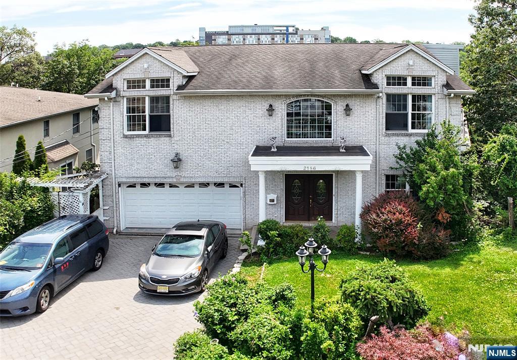 $1,350,000 Colonial