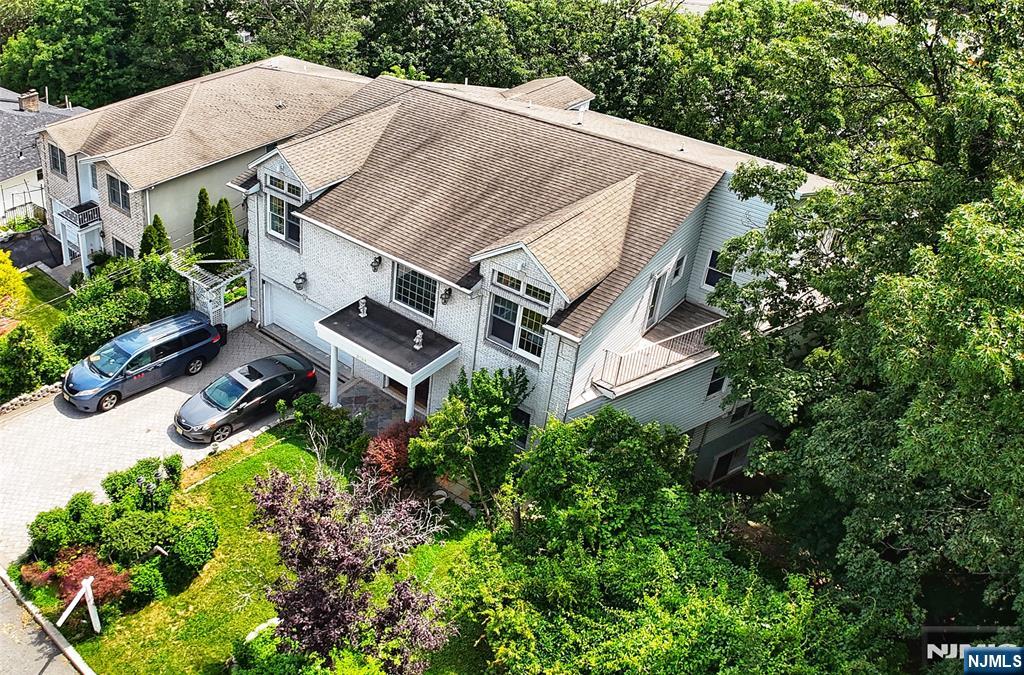 Homes for sale in Fort Lee, NJ | 2186 Jones Rd, Fort Lee, NJ 07024 | MLS# 25032053