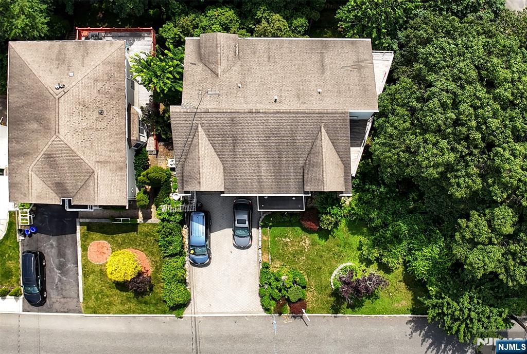 Homes for sale in Fort Lee, NJ | 2186 Jones Rd, Fort Lee, NJ 07024 | MLS# 25032053