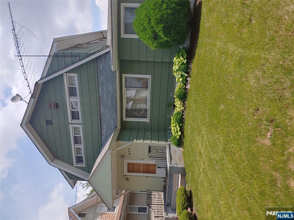 $579,000 Colonial