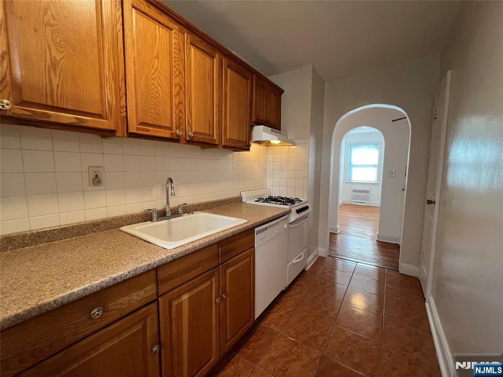 Homes for sale in Teaneck, NJ | 735 Elm Ave #4D, Teaneck, NJ 07666 | MLS# 25032065