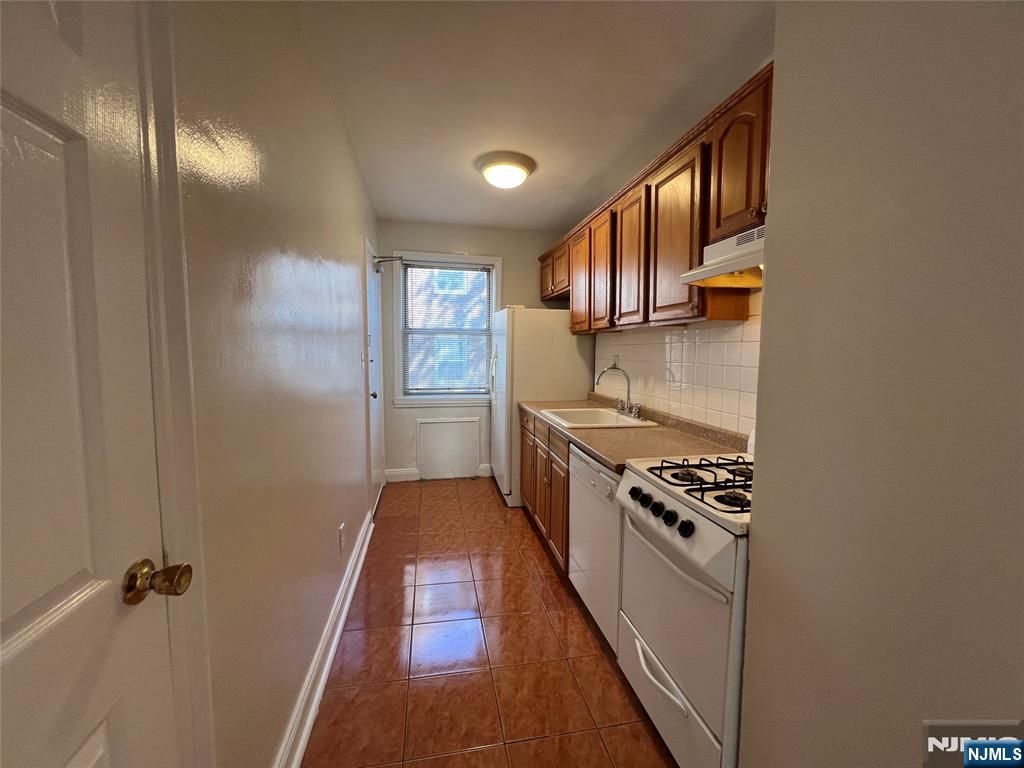 Homes for sale in Teaneck, NJ | 735 Elm Ave #4D, Teaneck, NJ 07666 | MLS# 25032065