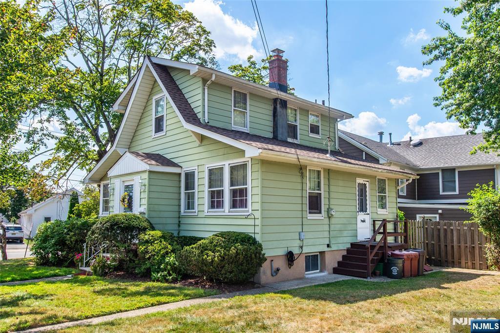 Homes for sale in Verona, NJ | 2 Otsego Rd, Verona, NJ 07044 | MLS# 25032082