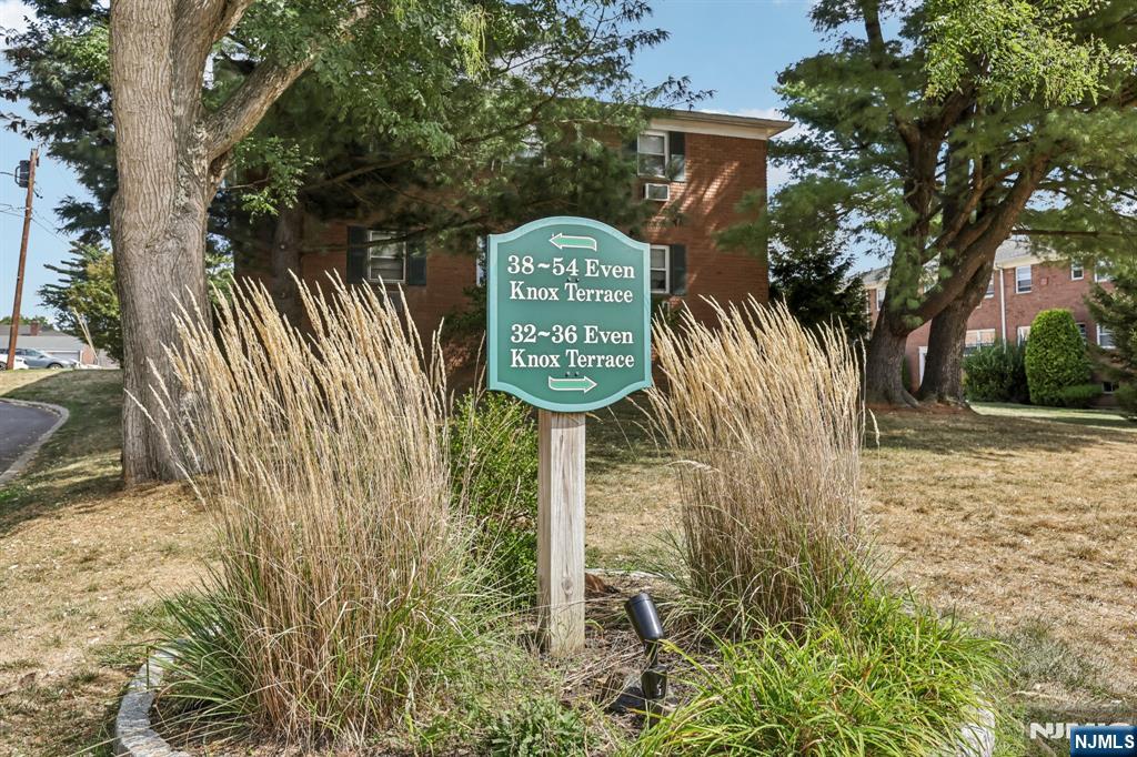 Homes for sale in Wayne, NJ | 28 Knox Ter #2B, Wayne, NJ 07470 | MLS# 25032094