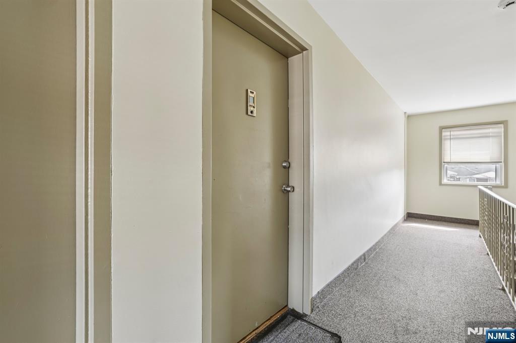 Homes for sale in Wayne, NJ | 28 Knox Ter #2B, Wayne, NJ 07470 | MLS# 25032094