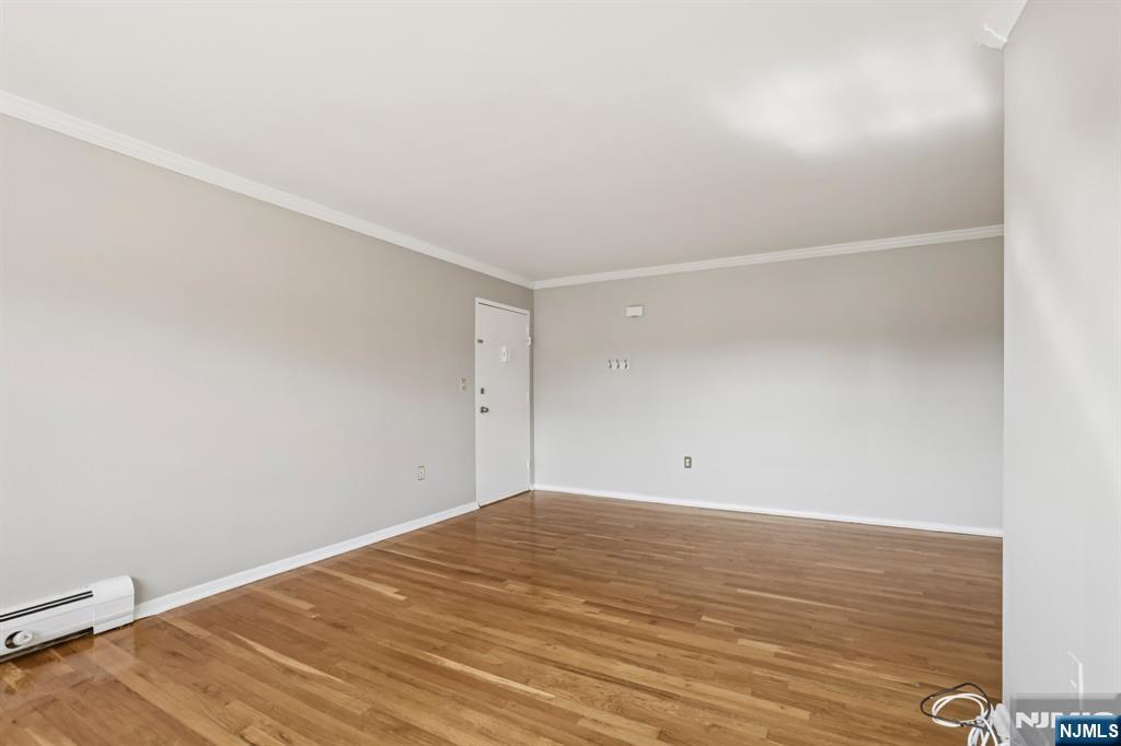 Homes for sale in Wayne, NJ | 28 Knox Ter #2B, Wayne, NJ 07470 | MLS# 25032094