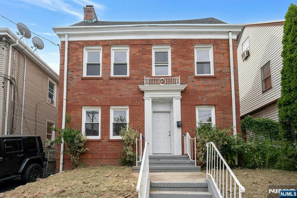 $598,000 Colonial