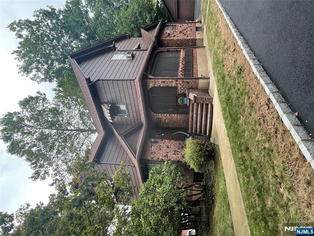 $699,000 Colonial