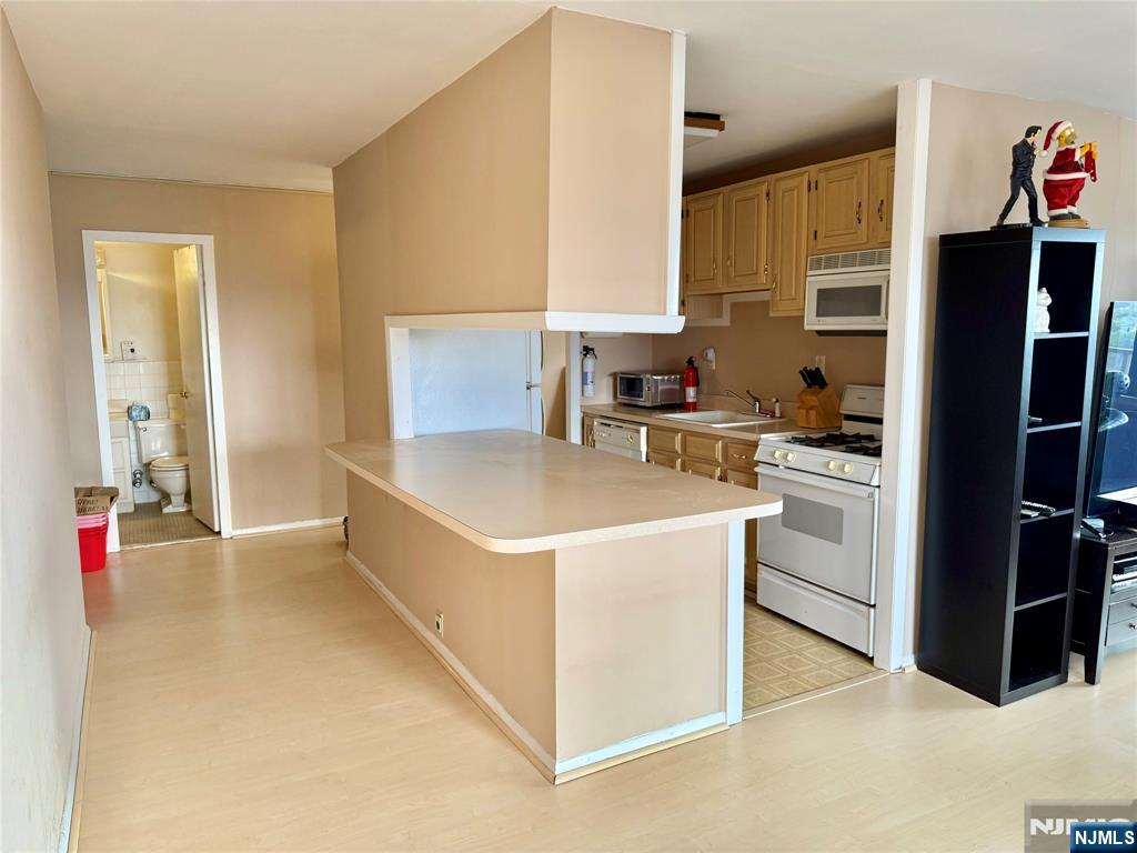 Homes for sale in Passaic, NJ | 285 Aycrigg Ave #19G, Passaic, NJ 07055 | MLS# 25032132