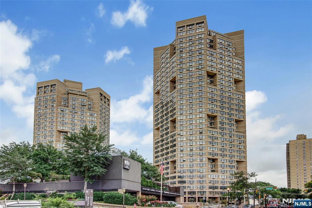 $565,000 Condo