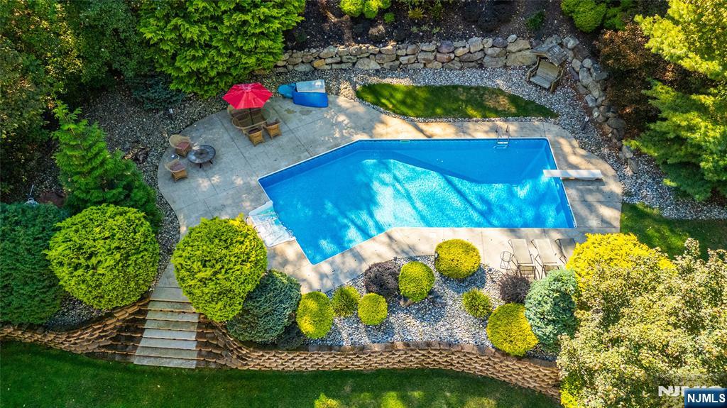 Homes for sale in Kinnelon Borough, NJ | 43 Round Hill Rd, Kinnelon Borough, NJ 07405 | MLS# 25032266