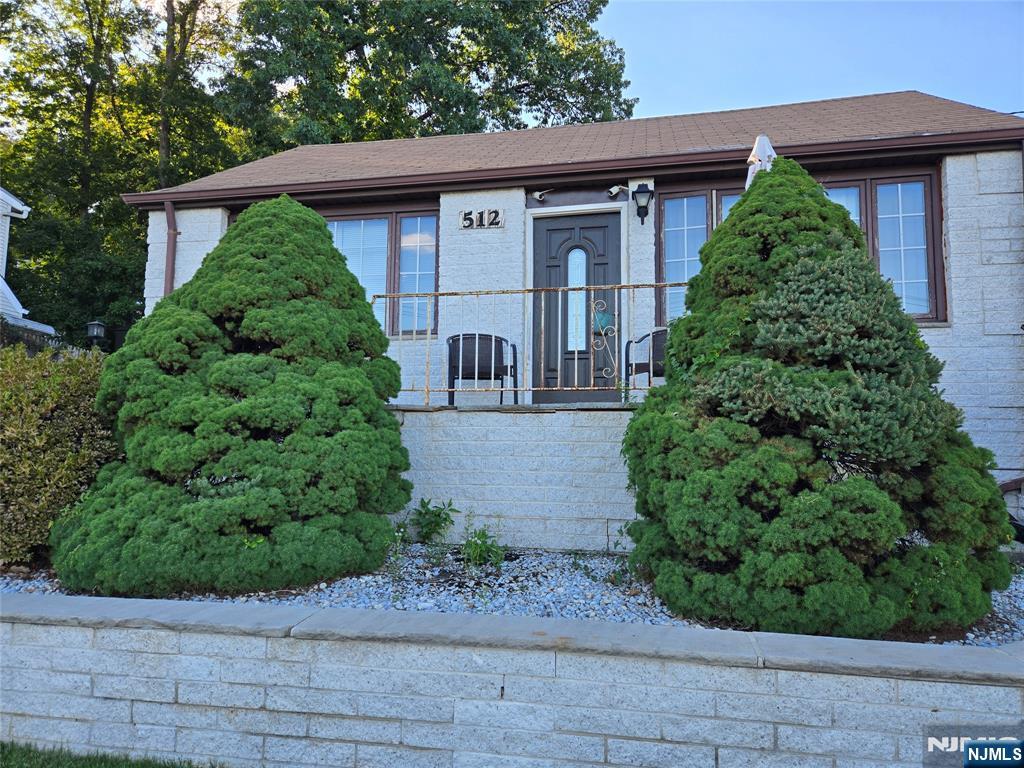 Homes for sale in Haledon, NJ | 512 Preakness Ave, Haledon, NJ 07508 | MLS# 25032329