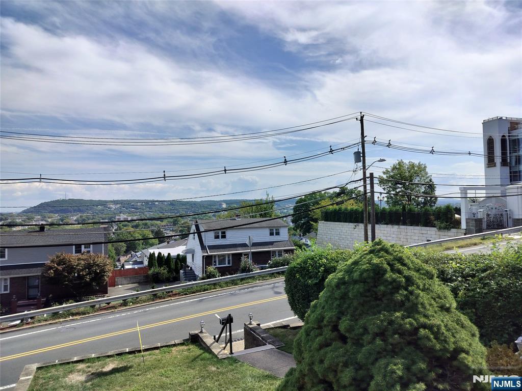 Homes for sale in Haledon, NJ | 512 Preakness Ave, Haledon, NJ 07508 | MLS# 25032329