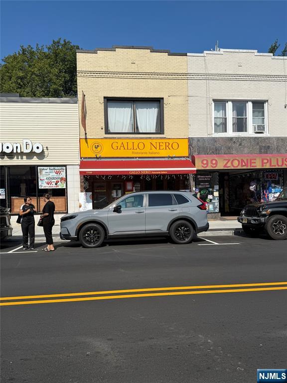 listing main picture