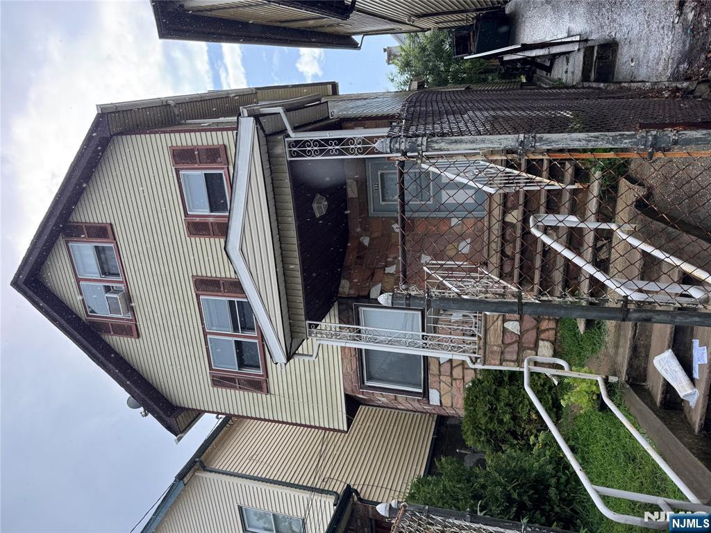 Homes for sale in Newark, NJ | 832 Parker St, Newark, NJ 07104 | MLS# 25032383