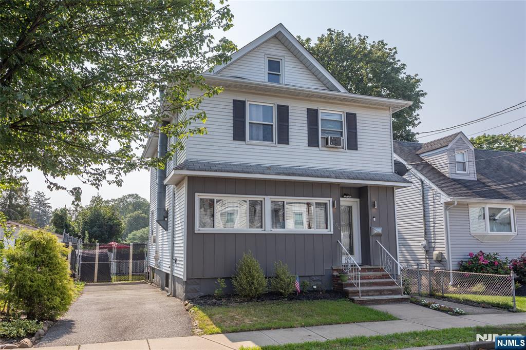 $549,900 Colonial
