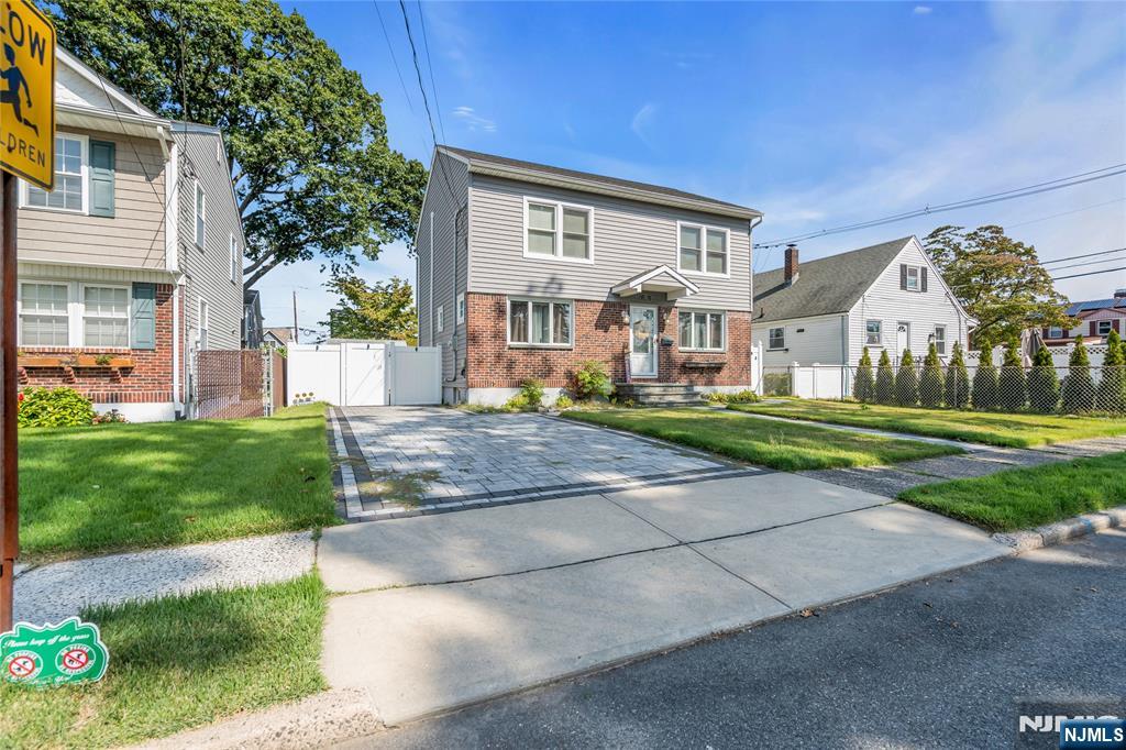 Homes for sale in Elmwood Park, NJ | 123 18Th Ave, Elmwood Park, NJ 07407 | MLS# 25032401