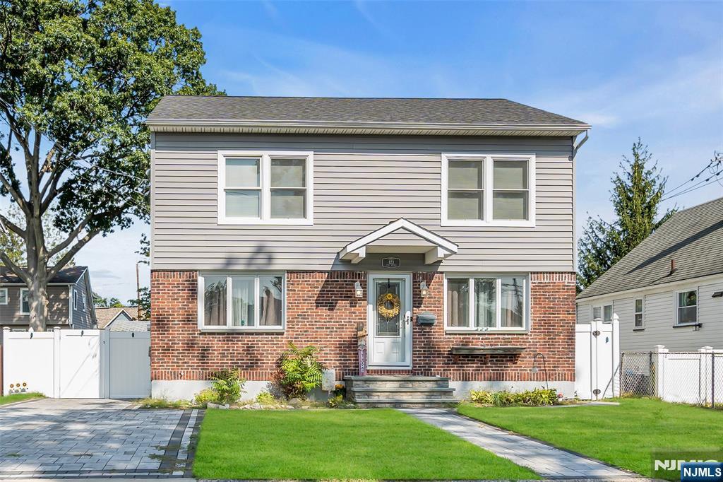 Homes for sale in Elmwood Park, NJ | 123 18th Ave, Elmwood Park, NJ 07407 | MLS# 25032401