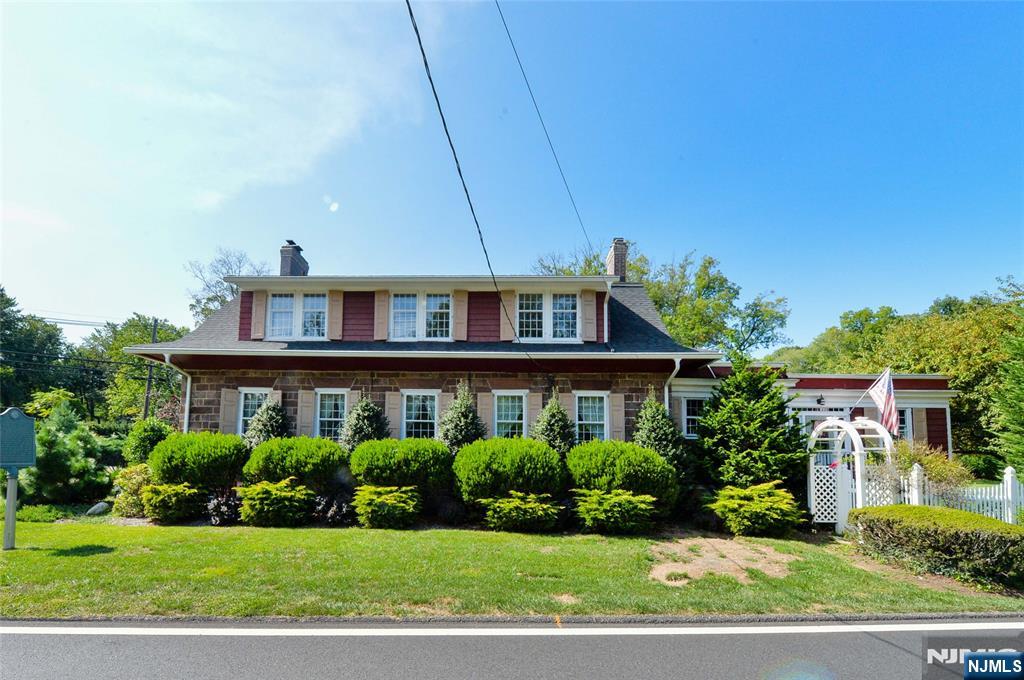 Homes for sale in Hillsdale, NJ | 2 Wierimus Ln, Hillsdale, NJ 07642 | MLS# 25032409