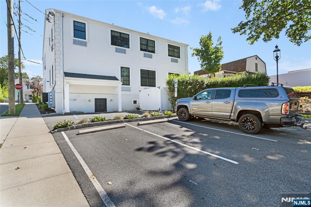 Homes for sale in Caldwell, NJ | 27 Central Ave #F, Caldwell, NJ 07006 | MLS# 25032443