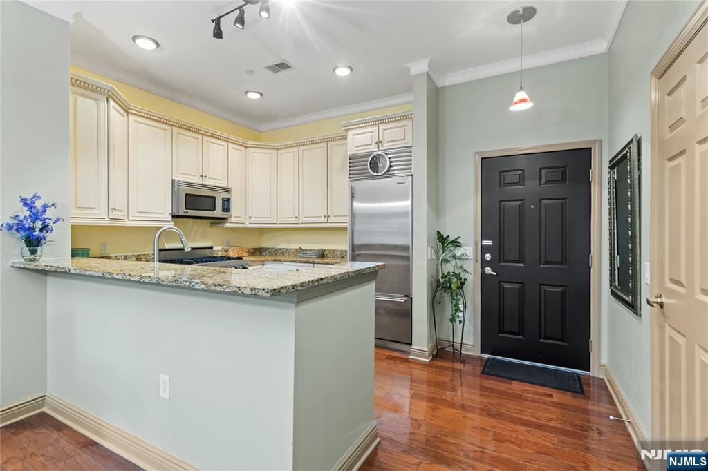 Homes for sale in Jersey City, NJ | 7400 River Rd #120, Jersey City, NJ 07047 | MLS# 25032481