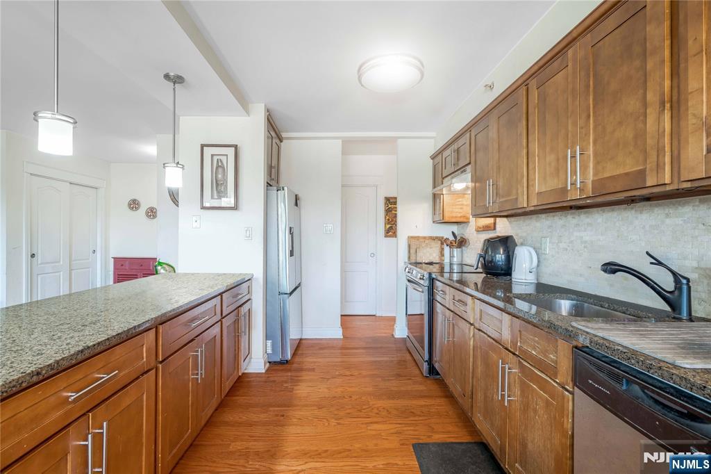 Homes for sale in East Orange, NJ | 60 Parkway Dr #6G, East Orange, NJ 07017 | MLS# 25032503