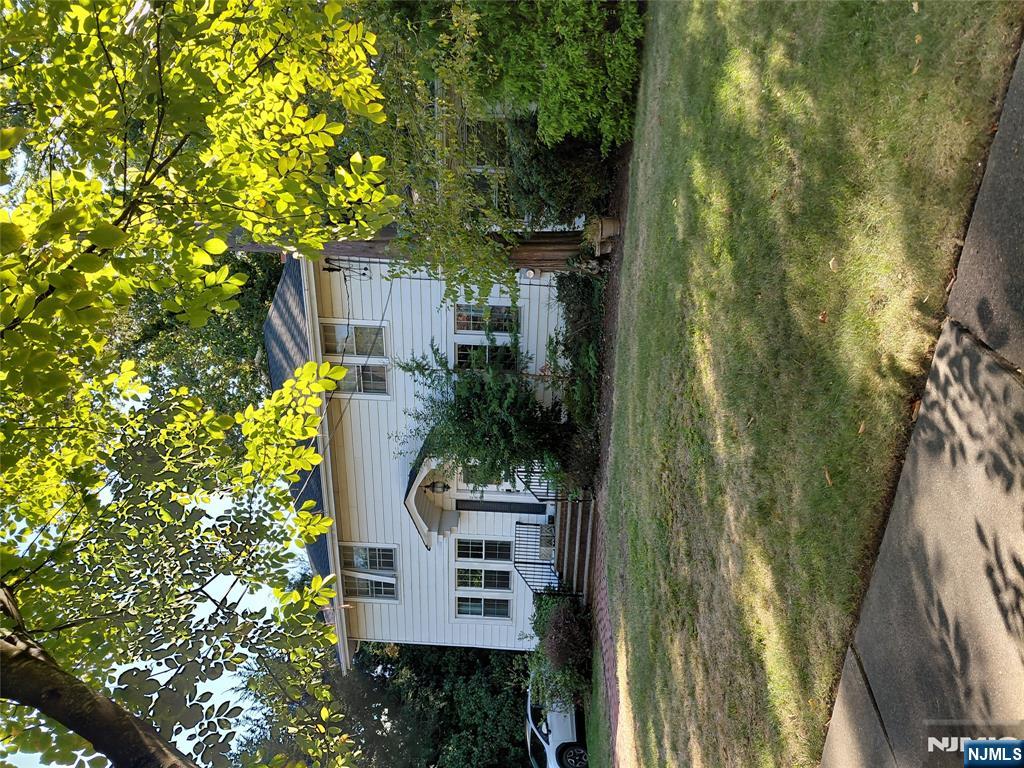 $825,000 Colonial