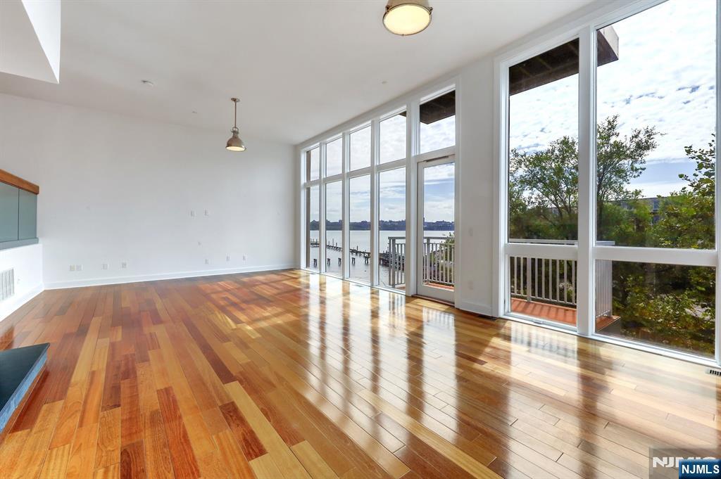 Homes for sale in Edgewater, NJ | 22 Vela Way, Edgewater, NJ 07020 | MLS# 25032519