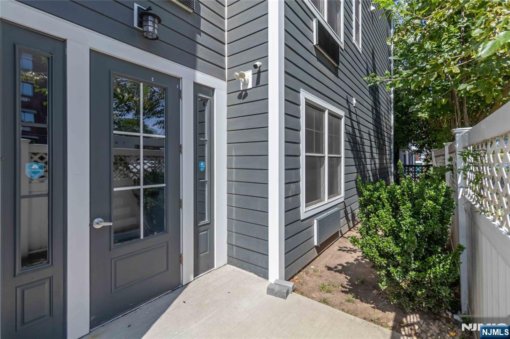 Homes for sale in Fort Lee, NJ | 17 Cumbermeade Rd #102, Fort Lee, NJ 07024 | MLS# 25032569