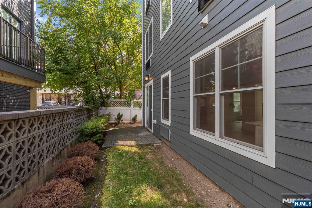 Homes for sale in Fort Lee, NJ | 17 Cumbermeade Rd #102, Fort Lee, NJ 07024 | MLS# 25032569