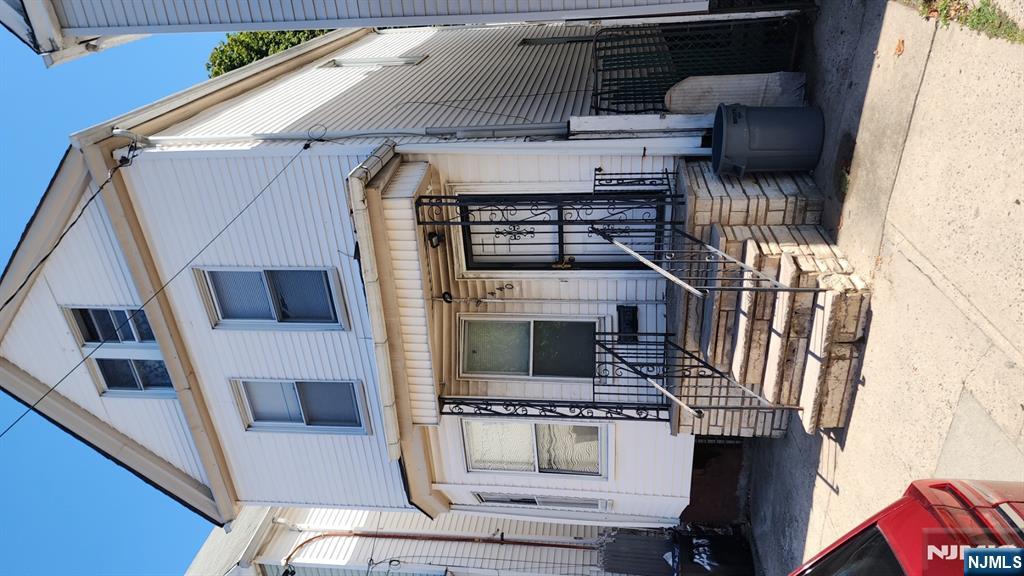 $270,000 Colonial