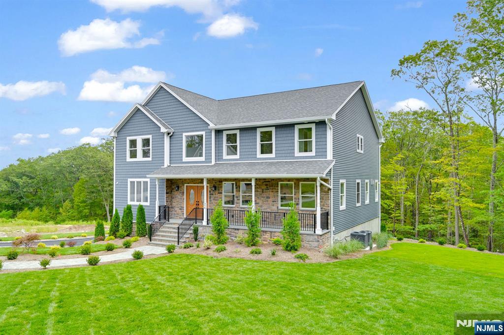 Homes for sale in West Milford, NJ | 24 Eagles Nest Ter, West Milford, NJ 07480 | MLS# 25032715