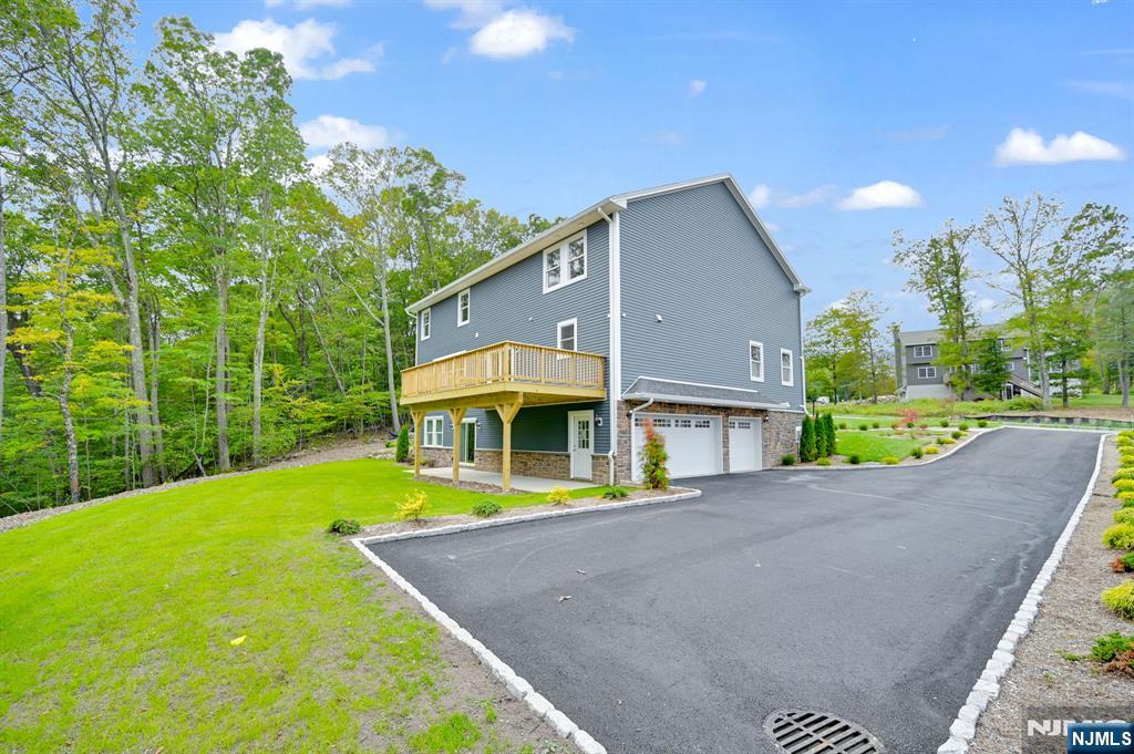 Homes for sale in West Milford, NJ | 24 Eagles Nest Ter, West Milford, NJ 07480 | MLS# 25032715