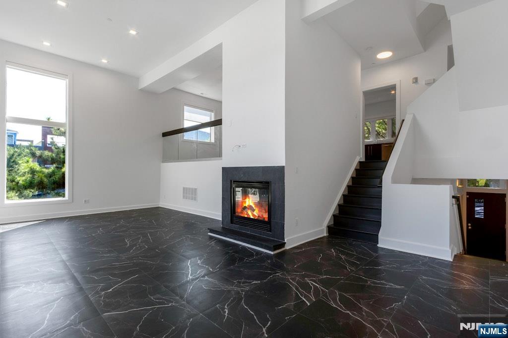 Homes for sale in Edgewater, NJ | 11 Vela Way, Edgewater, NJ 07020 | MLS# 25032718