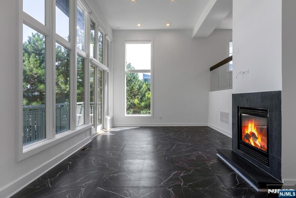 Homes for sale in Edgewater, NJ | 11 Vela Way, Edgewater, NJ 07020 | MLS# 25032718