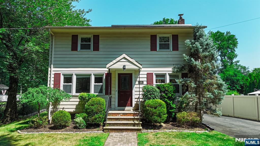 $675,000 Colonial