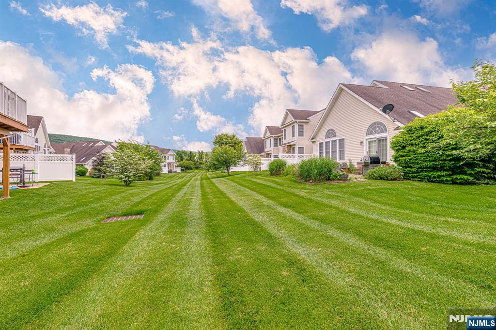 Homes for sale in Hamburg, NJ | 19 Briar Ct, Hamburg, NJ 07419 | MLS# 25032798