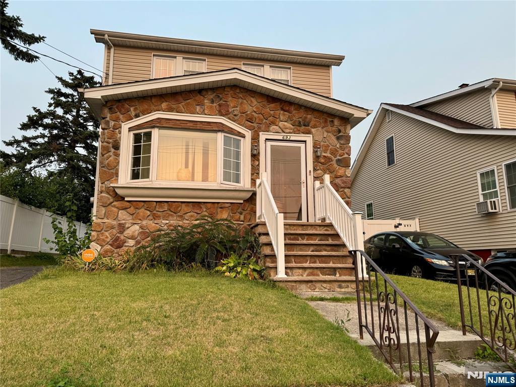 $525,000 Colonial