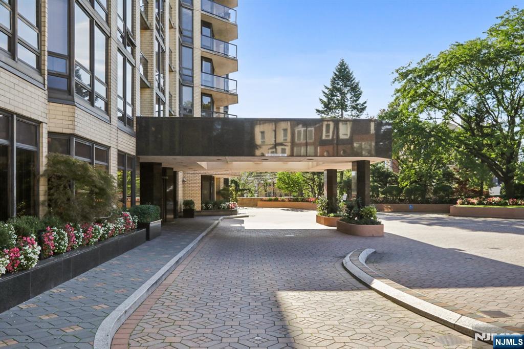 Homes for sale in Fort Lee, NJ | 900 Palisade Ave #4J, Fort Lee, NJ 07024 | MLS# 25032818