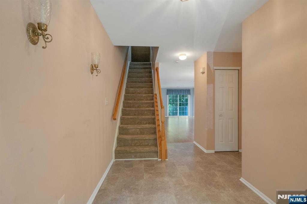 Homes for sale in Mahwah, NJ | 2170 Kent Ct, Mahwah, NJ 07430 | MLS# 25032831