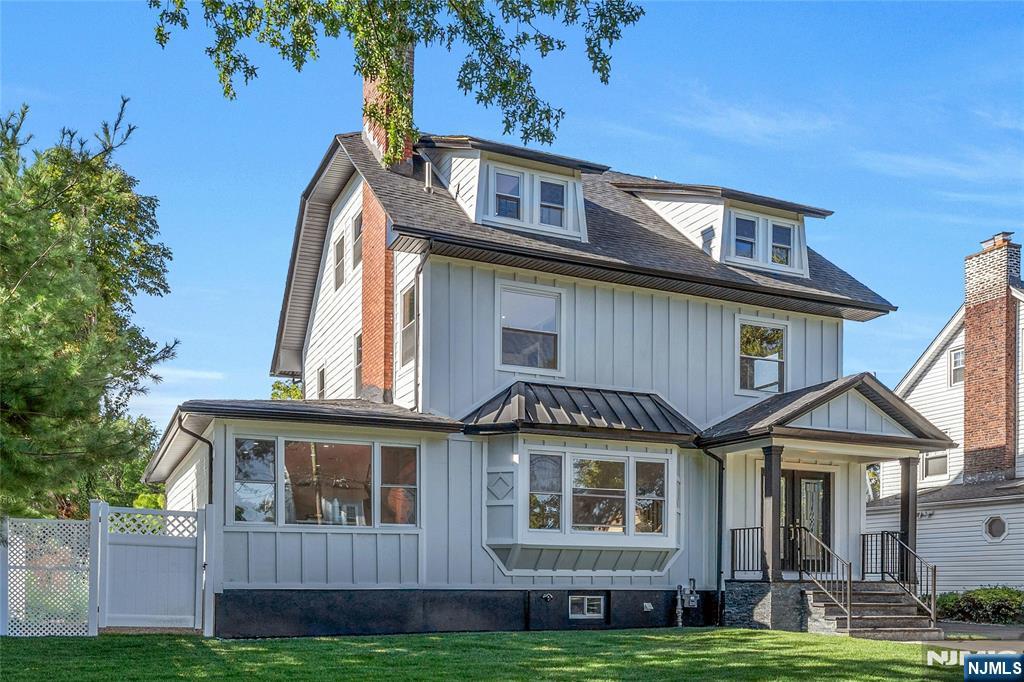 $1,199,000 Colonial
