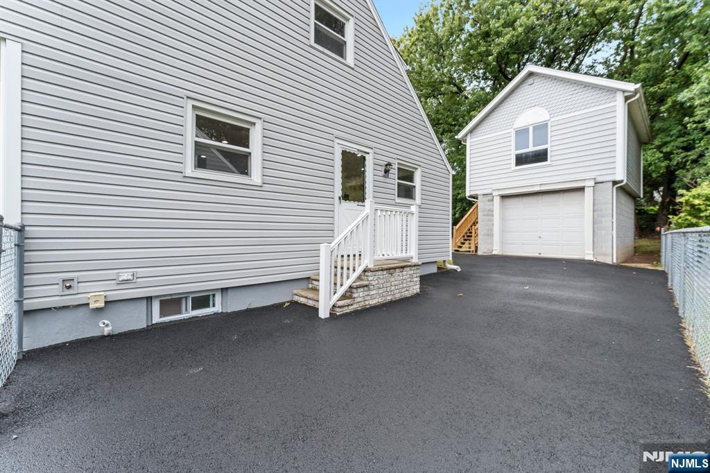 Homes for sale in Bloomfield, NJ | 18 Farmingdale Ave, Bloomfield, NJ 07003 | MLS# 25032870