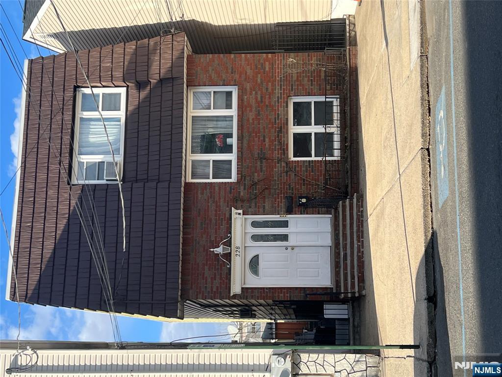 Homes for sale in Harrison, NJ | 228 Hamilton St, Harrison, NJ 07029 | MLS# 25032878