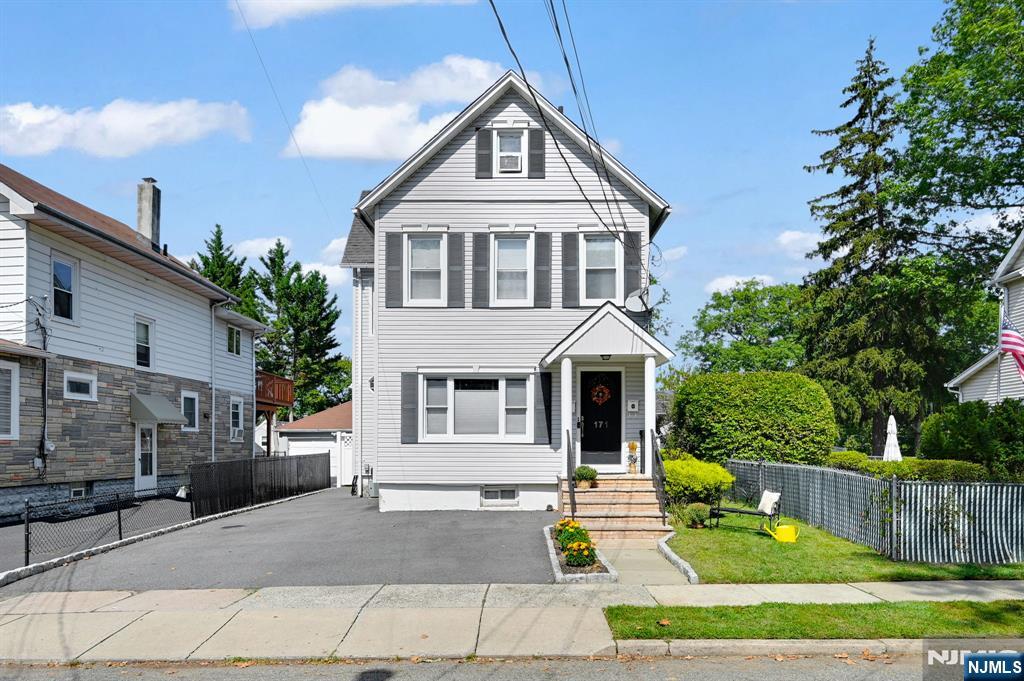 Homes for sale in New Milford, NJ | 171 Cleveland St, New Milford, NJ 07646 | MLS# 25032882