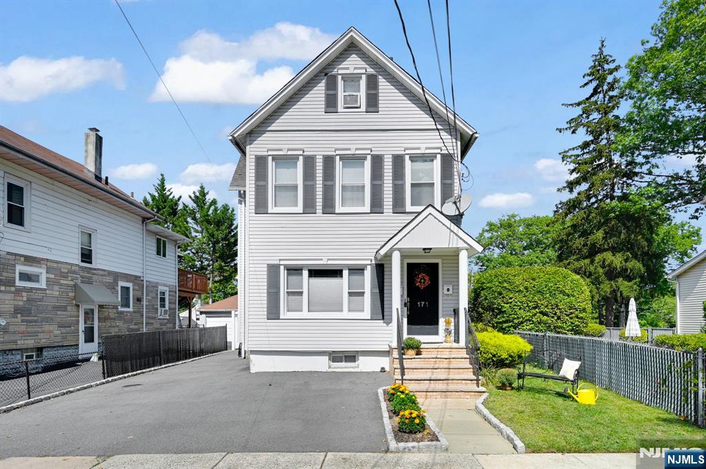 Homes for sale in New Milford, NJ | 171 Cleveland St, New Milford, NJ 07646 | MLS# 25032882