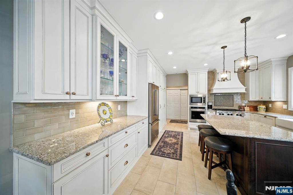 Homes for sale in Denville Township, NJ | 6 Knoll Top Ct, Denville Township, NJ 07834 | MLS# 25032883